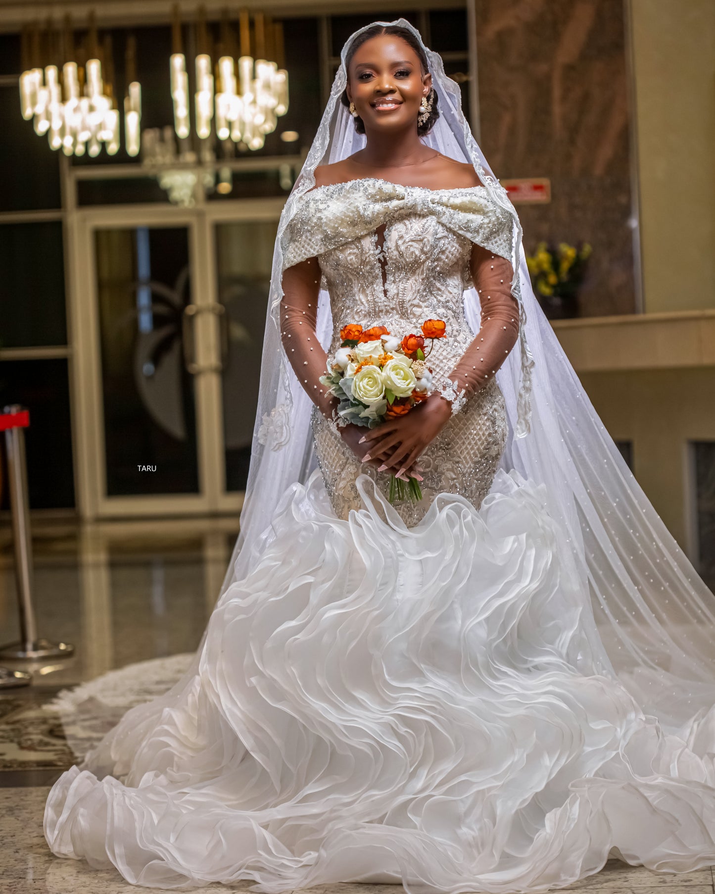Luxury Lace 2-in-1 Wedding Dress